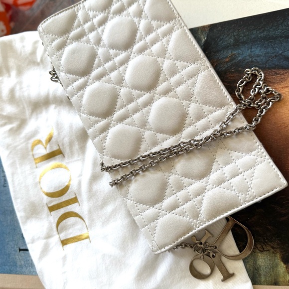 Dior White Quilted Chain Bag - Picture 1 of 4